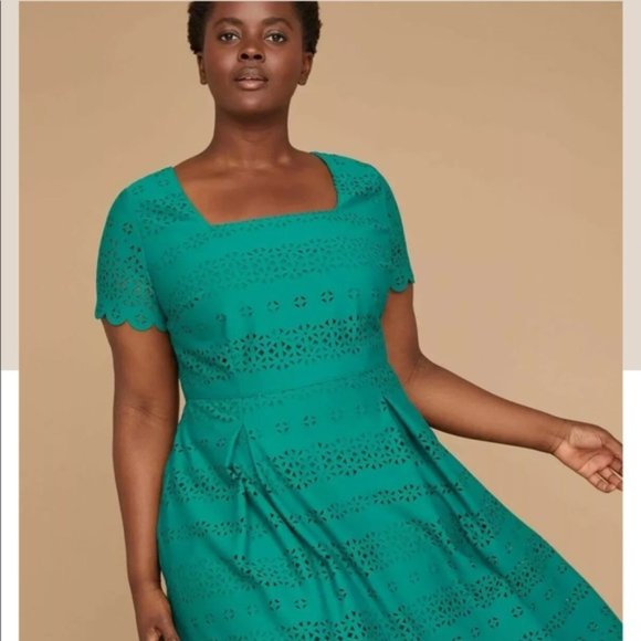 Lane Bryant Dresses & Skirts - LANE BRYANT EMERALD GREEN FIT & FLARE DRESS